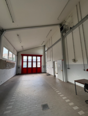 Feuerwehrgerätehaus Hallenstellplatz Feuerwehrauto