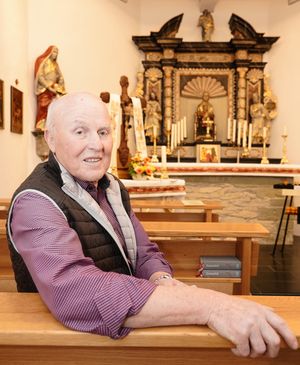 Joe Schulte in der St. Anna Kapelle in Waltringhausen