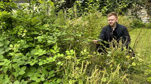 Leon Blumenröhr auf dem Dorfplatz von Klieve